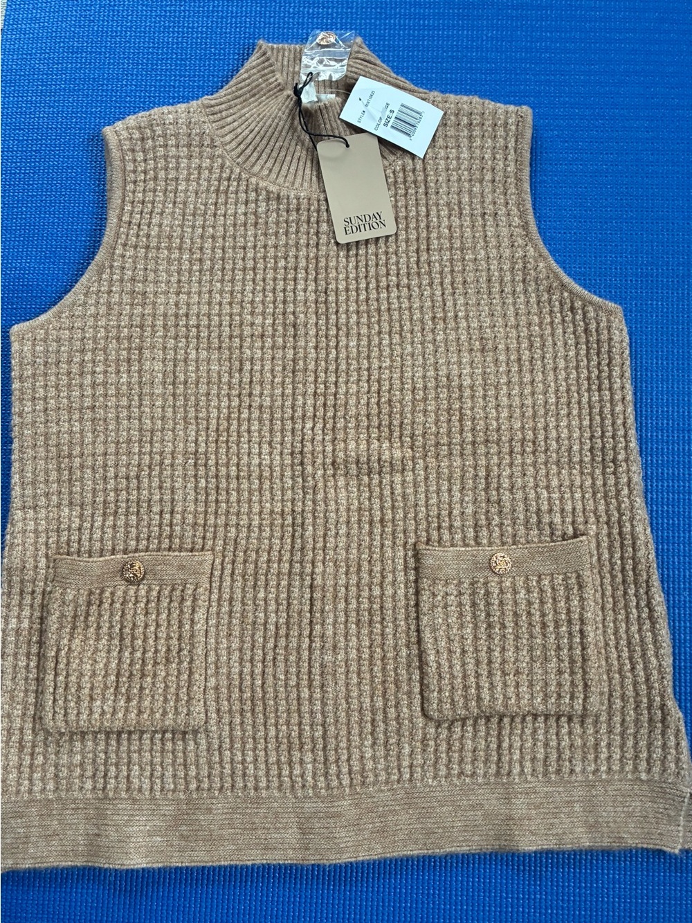Women’s Sleeveless Ribbed Knit Vest - Camel
Really cute on!